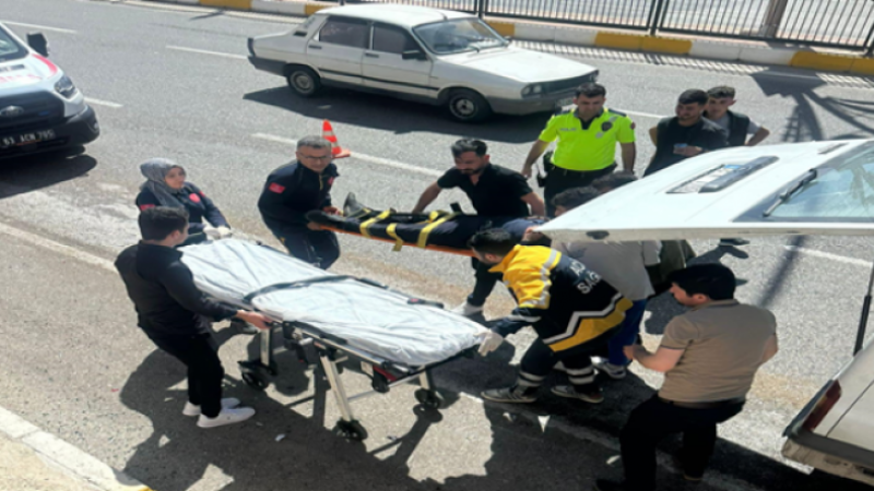 Şanlıurfa'da minibüs otomobili çarptı, 7 yaralı