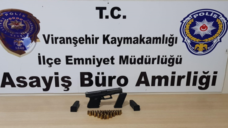 Viranşehir'de ruhsatsız 4 tabanca ele geçirildi
